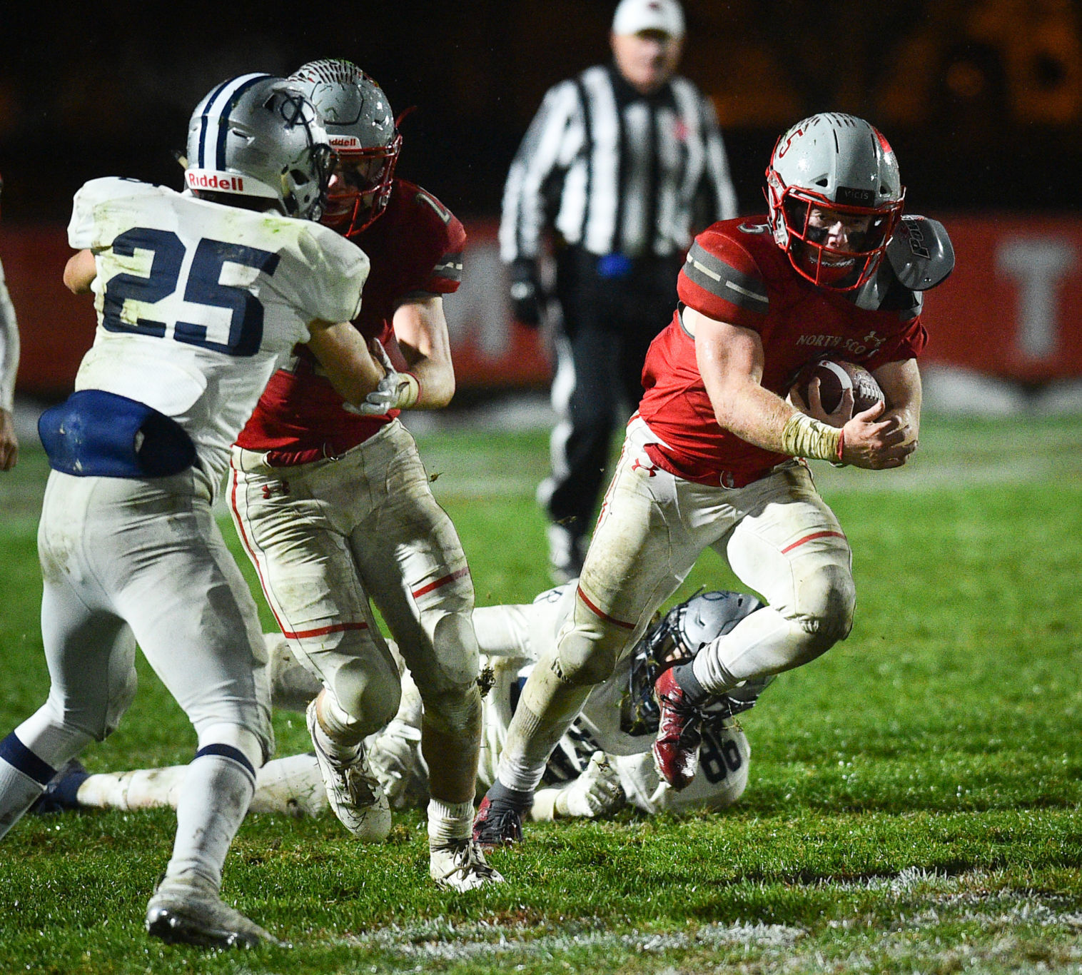 110119-qct-spt-ns-xavier-fball-030a.jpg